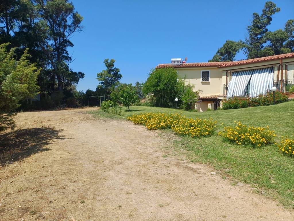 Villa a Arzachena in Località Monticanaglia - Foto 2