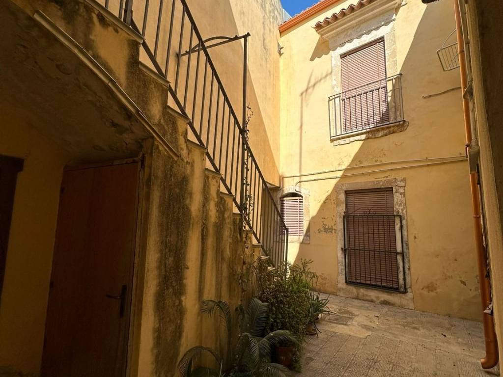 Appartamento a Noto in Via Canonico Buccheri - Foto 3