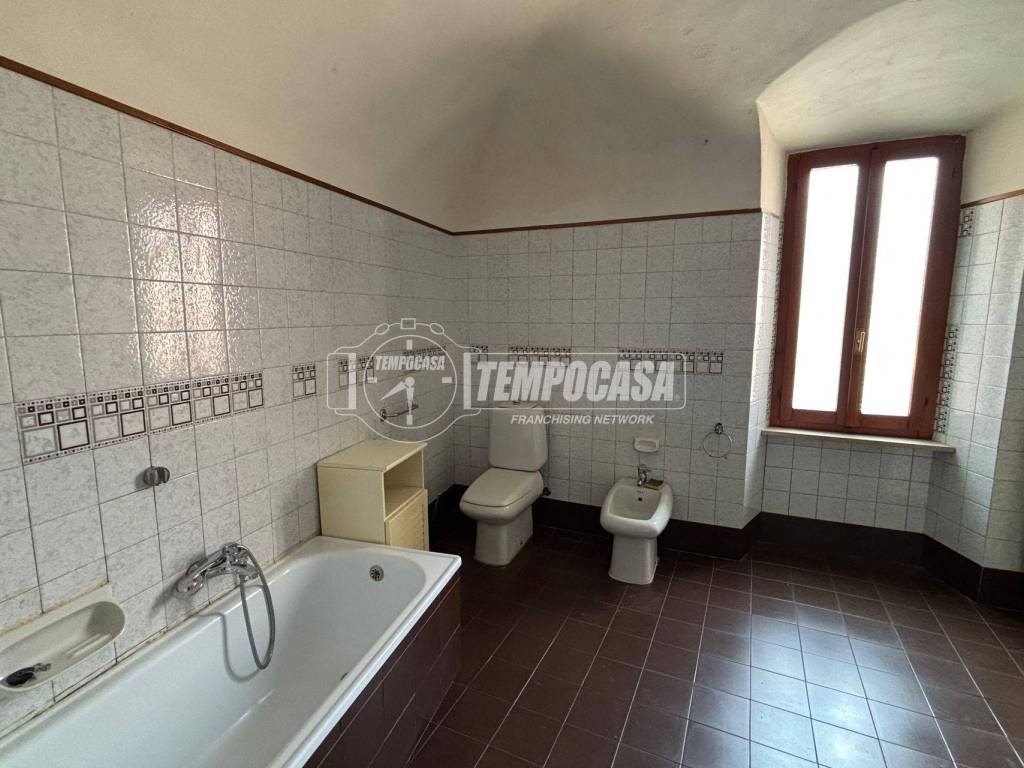 Appartamento a Casale monferrato in Via Salandri - Foto 5