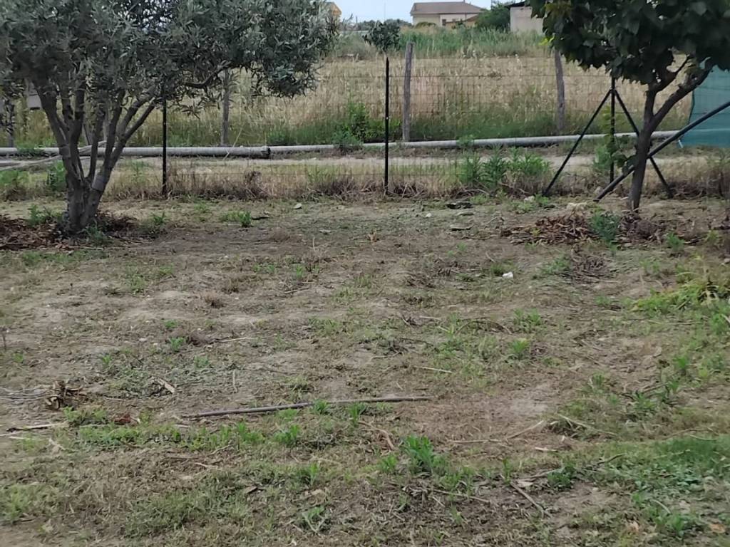 Terreno a Crotone in Via dei Lillà - Foto 4