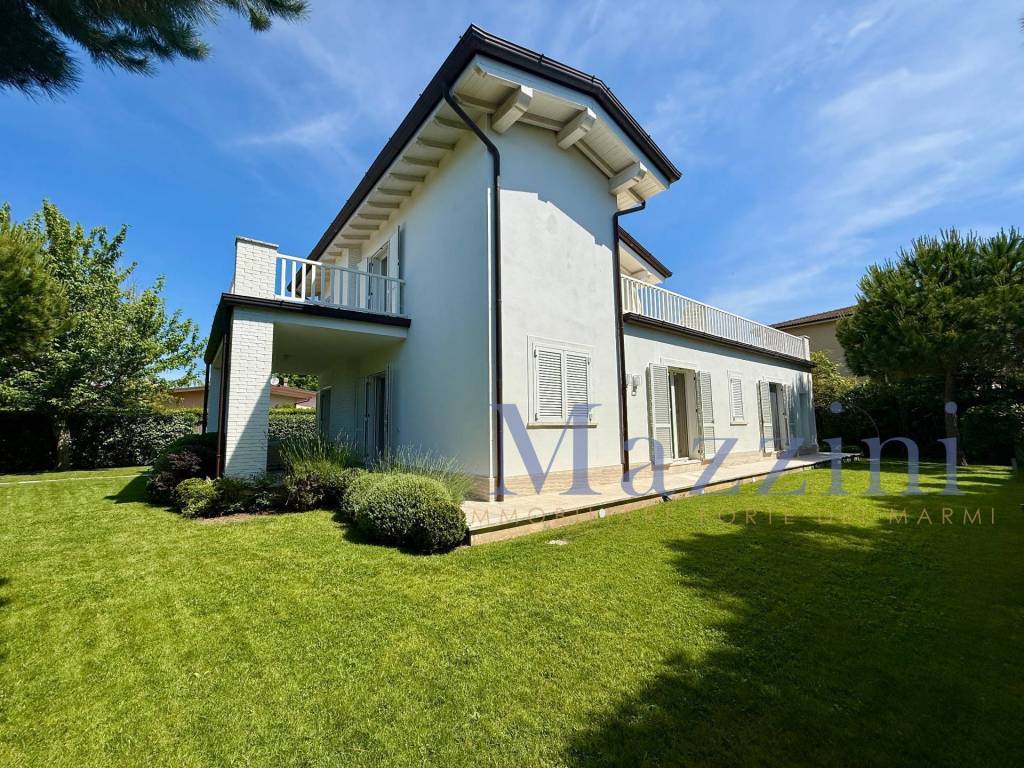 Villa a Forte dei marmi in Via Versilia interno - Foto 4