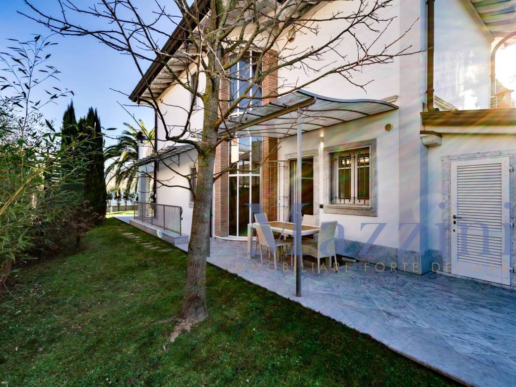 Villa a Forte dei marmi in via Donati - Foto 5