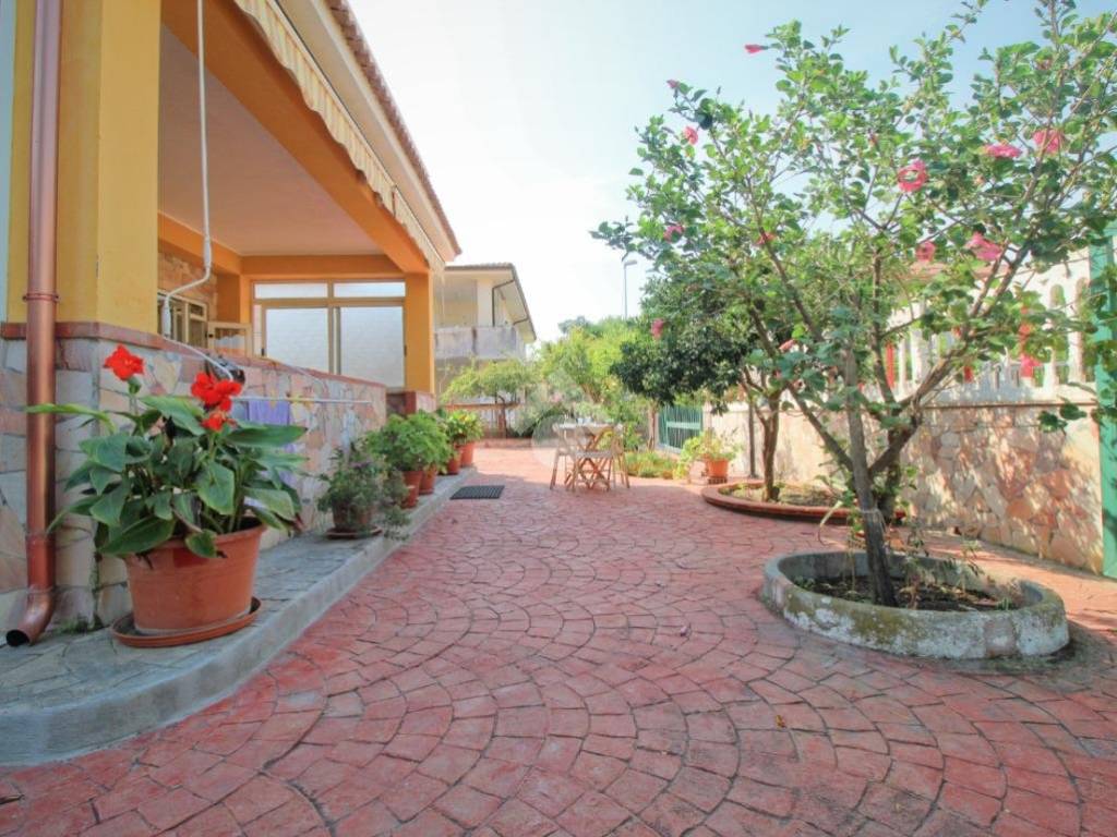 Villa a Cutro in Via Modena, 23 - Foto 3