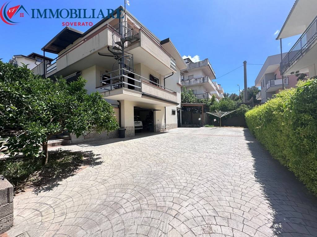 Villa a Satriano in Via Leonida Repaci - Foto 3