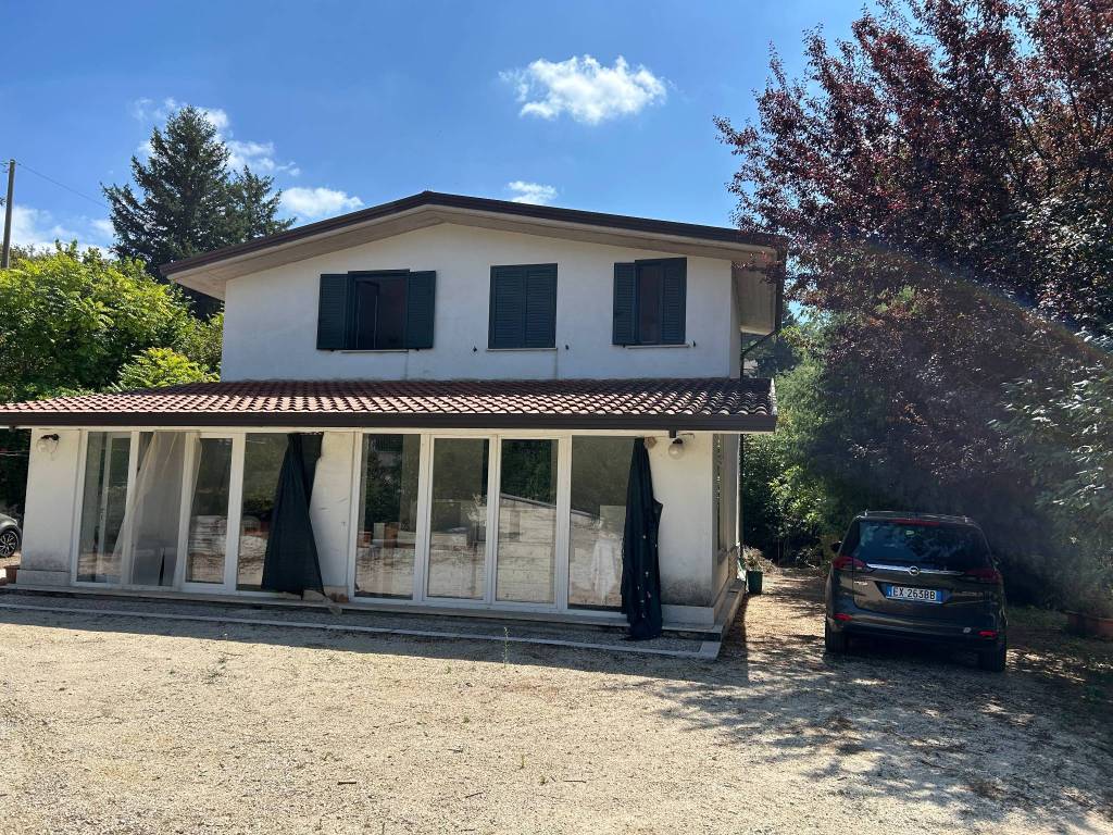 Villa a Avellino in Via Bosco dei Preti - Foto 2