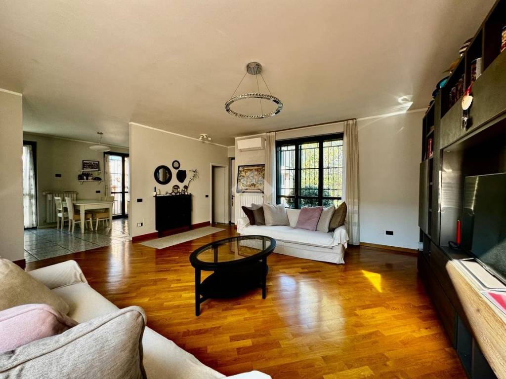 Villa a Crema in Via Rossignoli, 2 - Foto 2