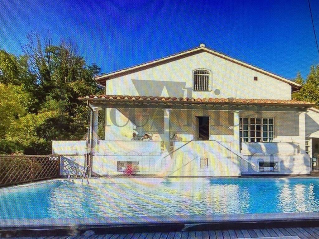 Villa a Lucca in Via della Chiesa IX, 87 - Foto 3
