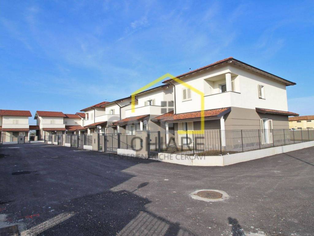 Villa a Vellezzo bellini in Via Roma - Foto 5
