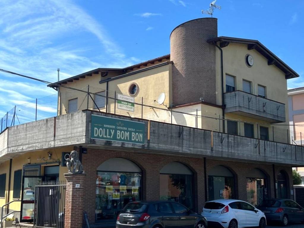 Palazzo / stabile a Tavazzano con villavesco in Via Dante Alighieri, 54 - Foto 2