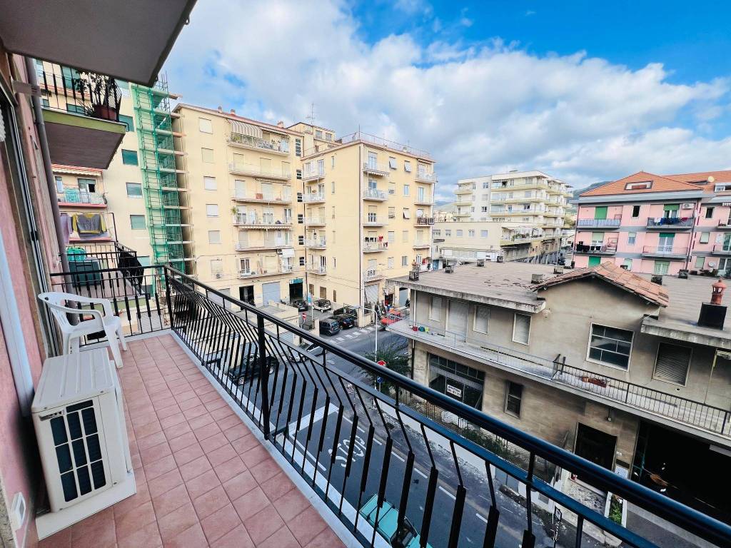 Appartamento a Imperia in Via Alessandro Manzoni - Foto 5