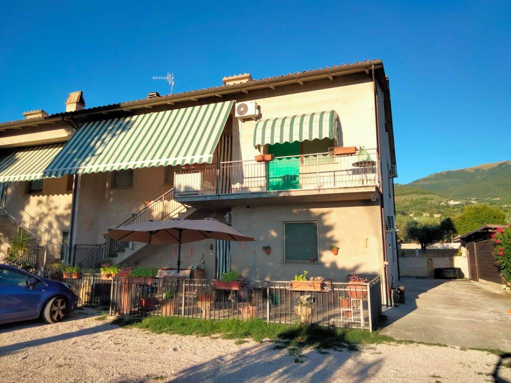 Casa indipendente a Trevi in Via delle Ginestre - Foto 4