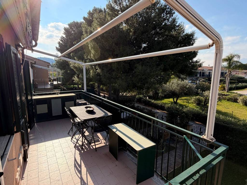 Appartamento a Campofelice di roccella in Viale delle Tribune - Foto 5