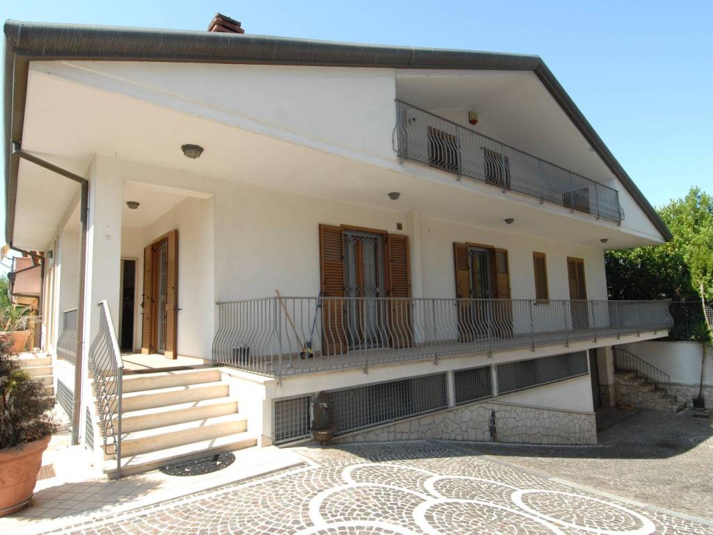 Villa a Frosinone in Via Giuseppe Verdi, 54 - Foto 3