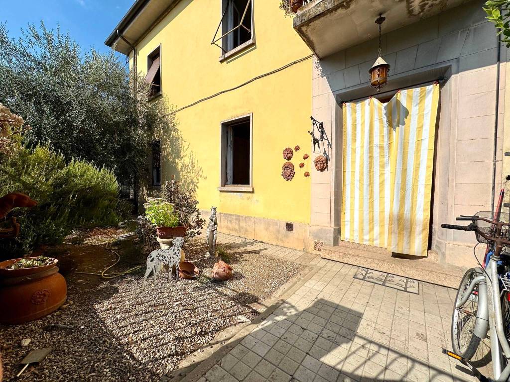 Appartamento a Montevarchi in Via Don Giovanni Minzoni - Foto 2