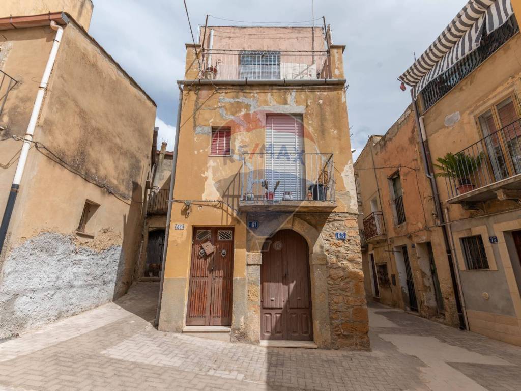 Casa indipendente a Caltagirone in Via Guglia - Foto 2