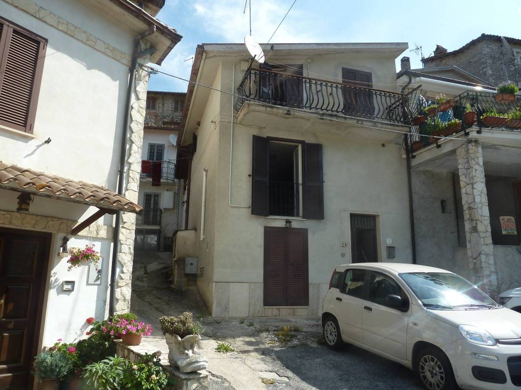 Appartamento a Carsoli in Via della Mola, 5 - Foto 3