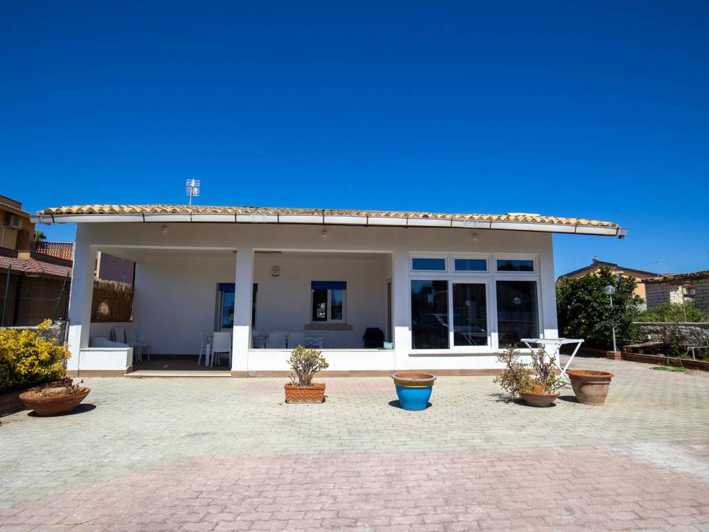 Villa a Siracusa in Via Costa del Sole, 37 - Foto 2