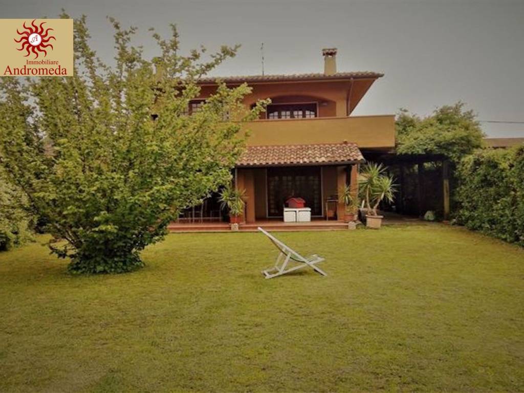Appartamento a Forte dei marmi in Via Scassi Carli - Foto 4