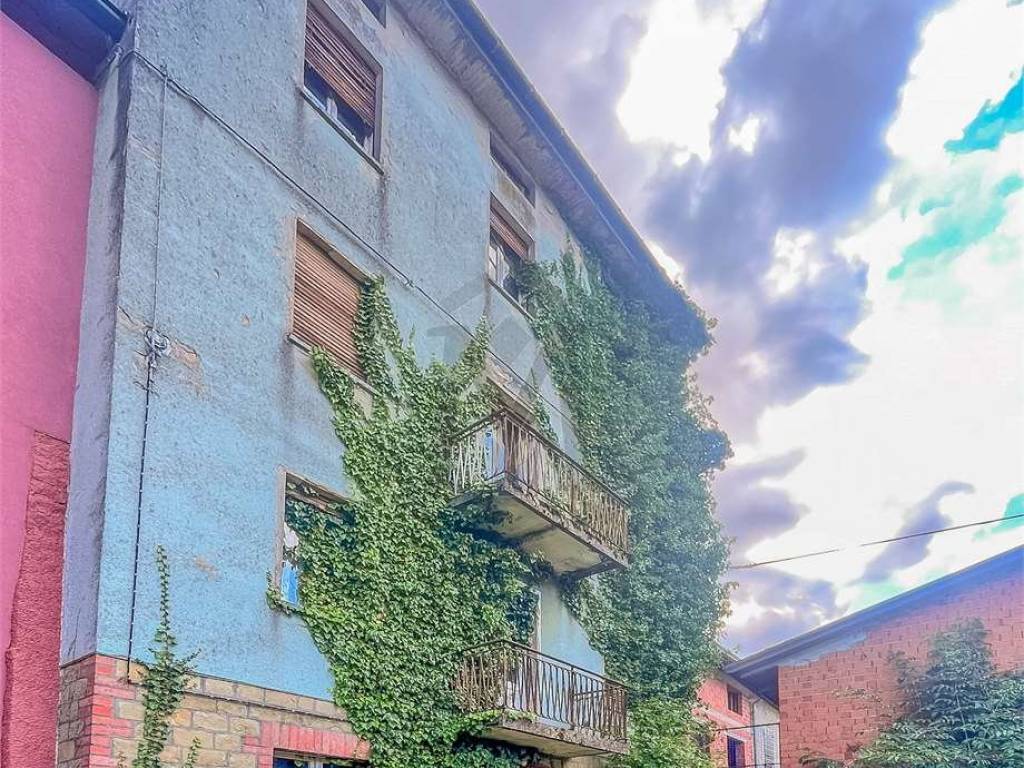 Casa indipendente a Casina in Via Barazzone, 21 - Foto 2