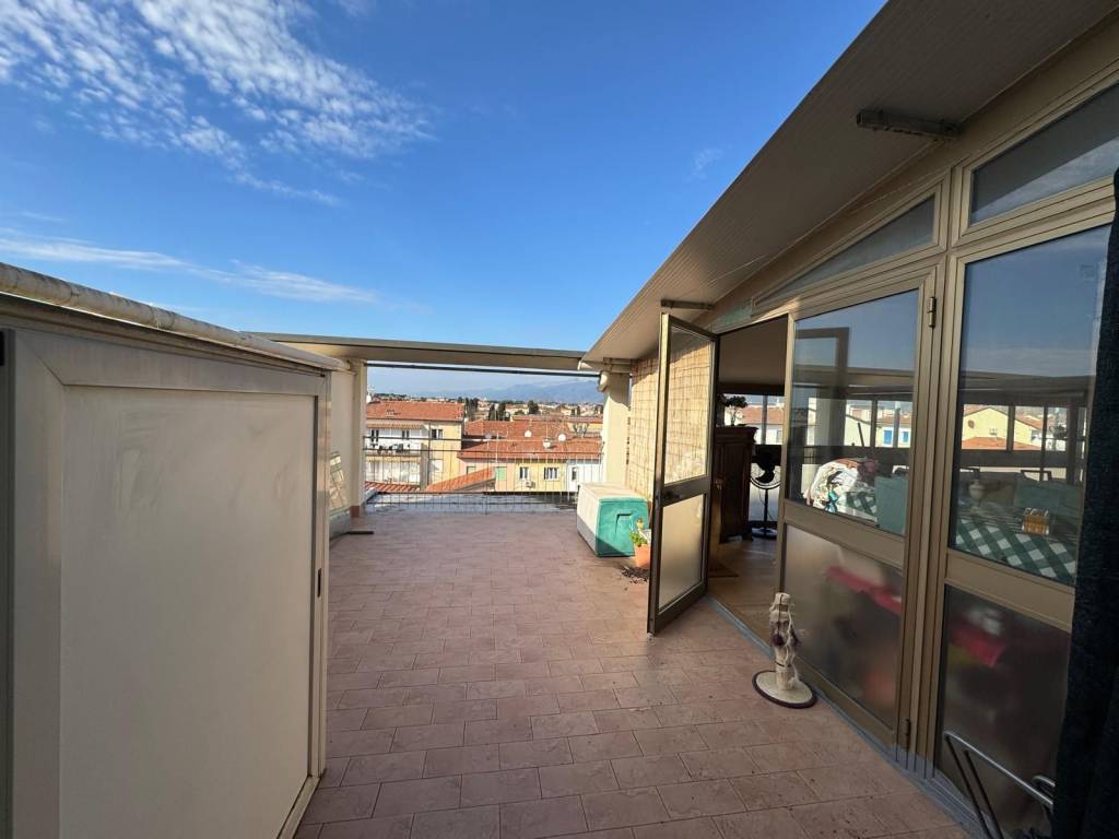 Attico / mansarda a Viareggio in Via Goffredo Mameli - Foto 4