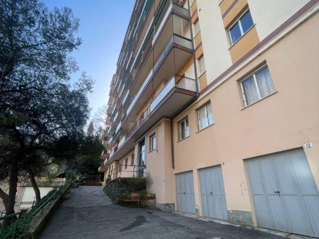 Appartamento a Genova in Via Emilio Salgari, 6 - Foto 2