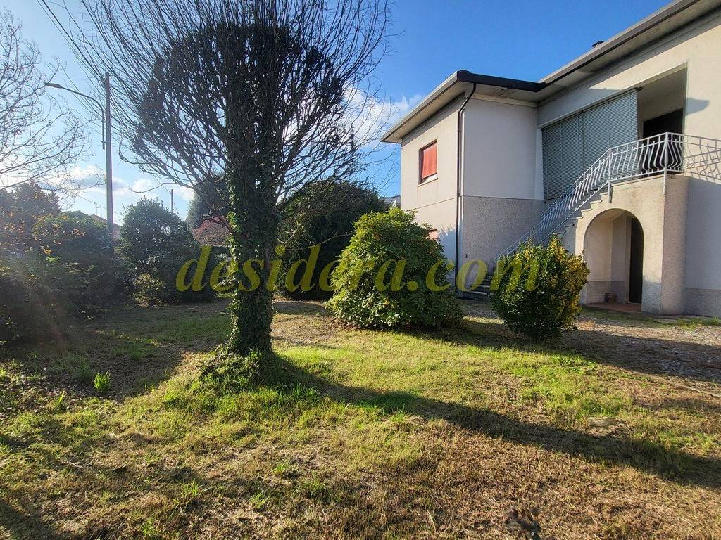 Villa a Castelletto sopra ticino in Via Torino, 8 - Foto 3