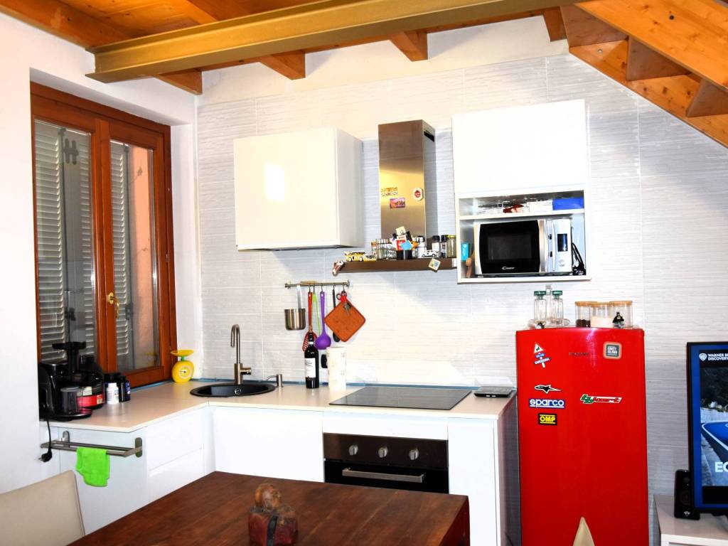 Appartamento a Cabiate in Via Giacomo Matteotti, 49 - Foto 3