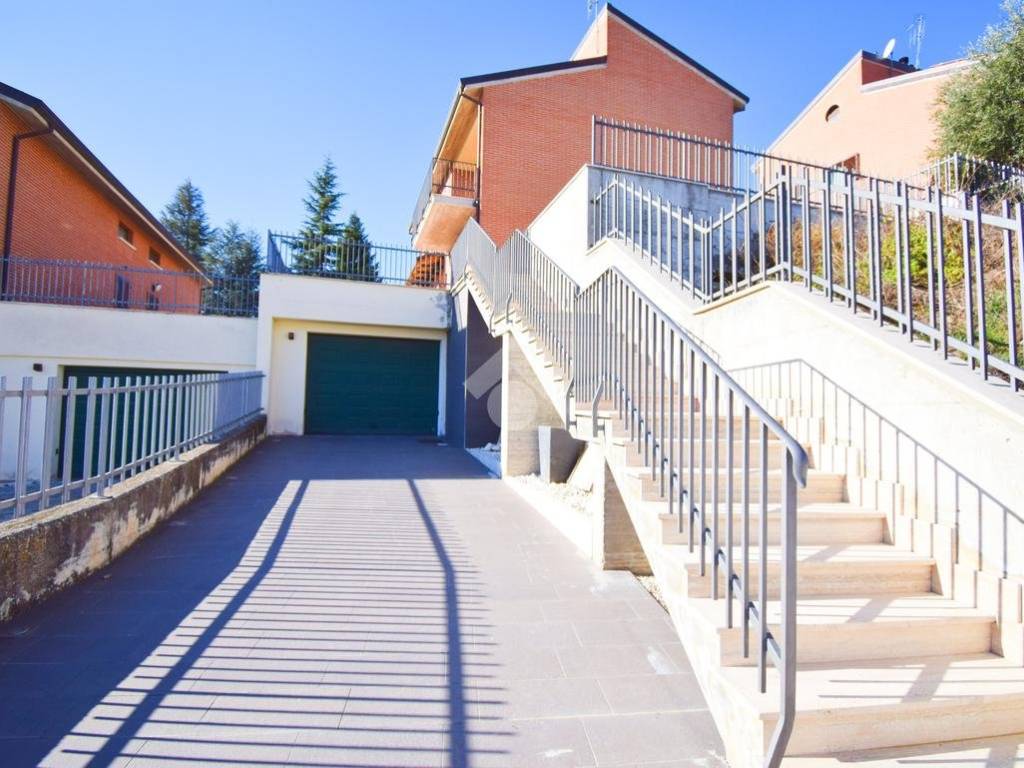 Villa a L'aquila in Via Collevernesco, 164 - Foto 2