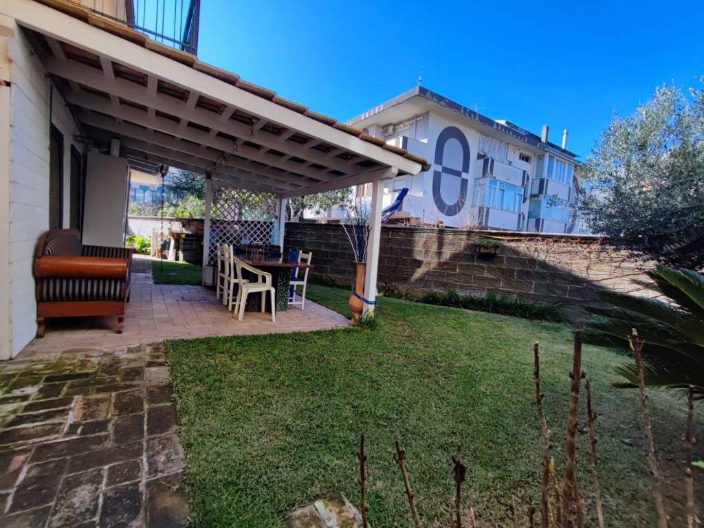 Villa a Montesilvano in Via Brianza, 6 - Foto 3