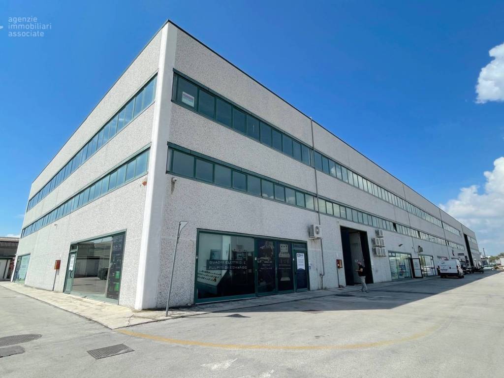 Immobile a San benedetto del tronto in Via Del Lavoro, 24 - Foto 2