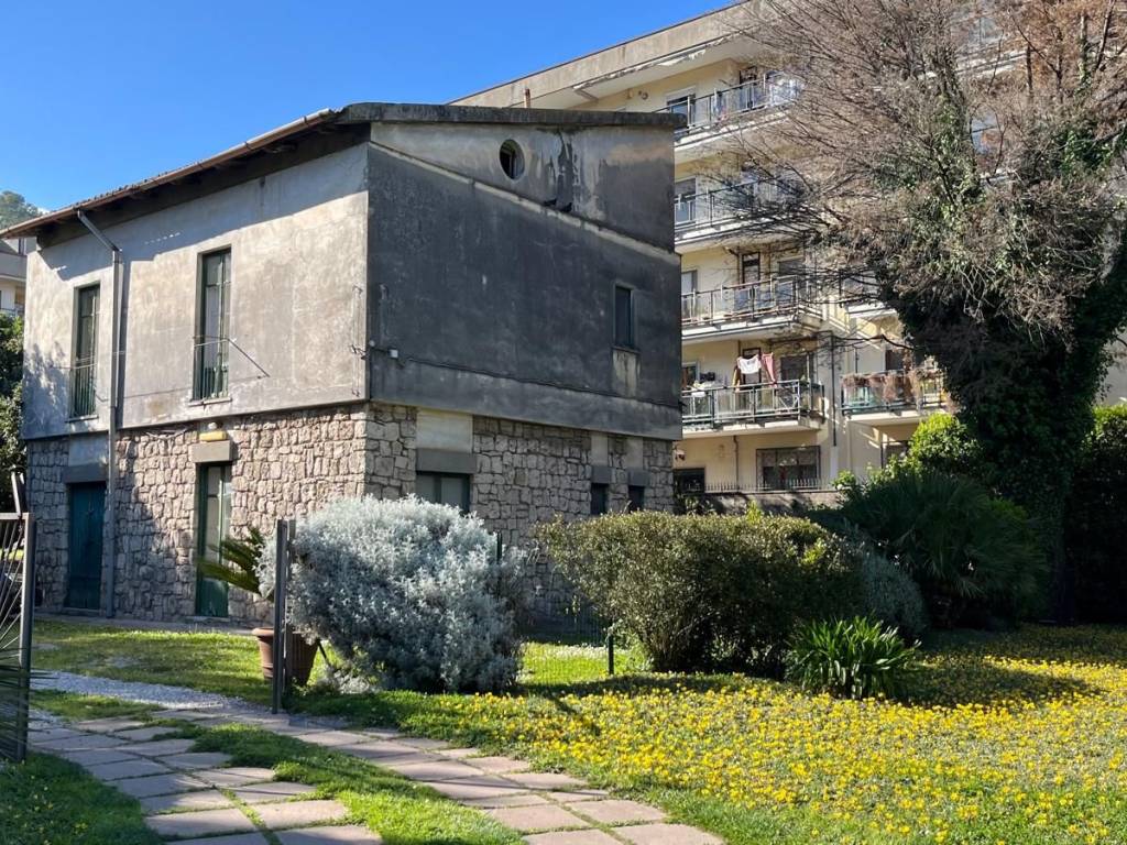 Casa indipendente a Baronissi in Via Nicola Farina - Foto 2