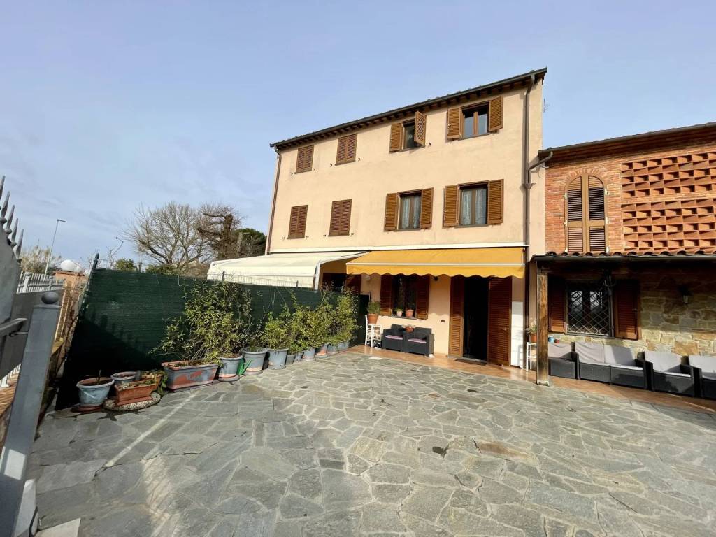 Casa indipendente a Porcari in VIA TOSCINO 90 PORCARI - Foto 2