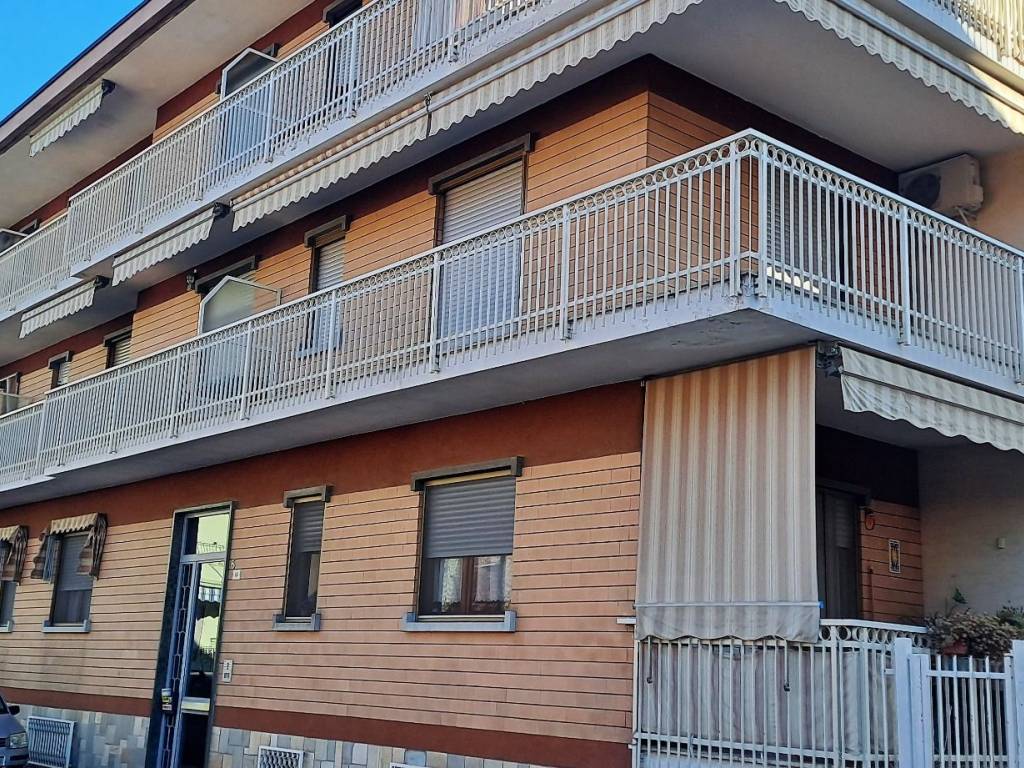 Appartamento a Settimo torinese in Via Martiri di Belfiore, 16 - Foto 2