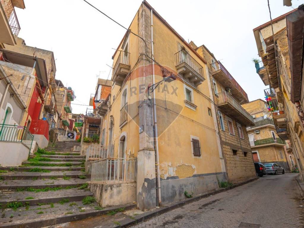 Appartamento a Francofonte in via Rosolino Pilo, 59 - Foto 4