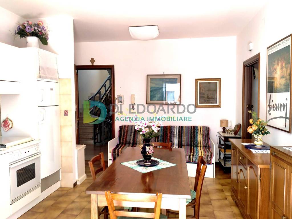 Appartamento a Martinsicuro in Via Giovanni da Verrazzano, 3 - Foto 3