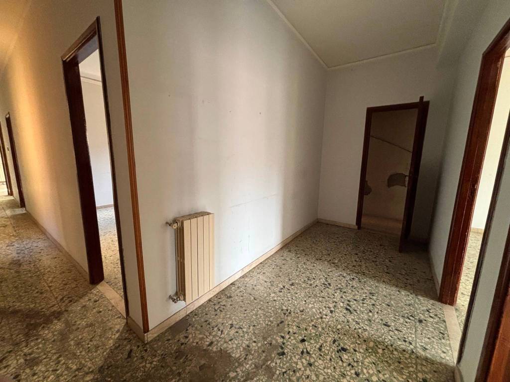 Appartamento a Caltanissetta in Via Napoleone Colajanni, 232 - Foto 3