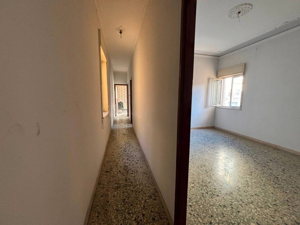 Appartamento a Caltanissetta in Via Napoleone Colajanni, 232 - Foto 4