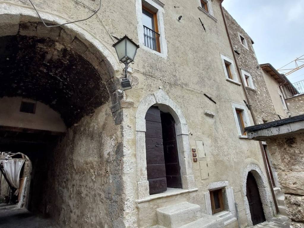 Casa indipendente a Castelvecchio calvisio in Via Trapassati - Foto 3
