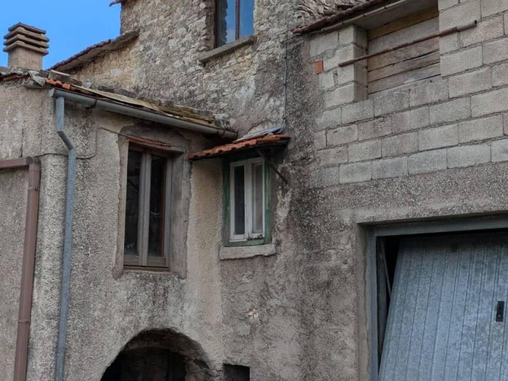 Casa indipendente a Castelpetroso in Via Rondine, 9 - Foto 2