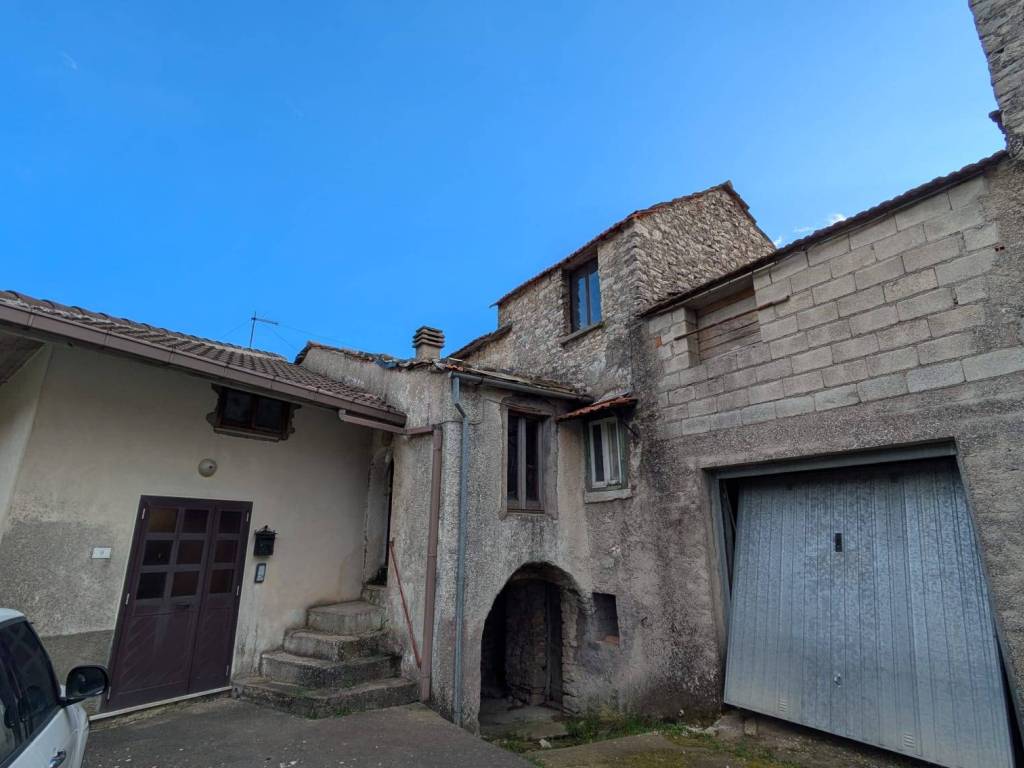 Casa indipendente a Castelpetroso in Via Rondine, 9 - Foto 3