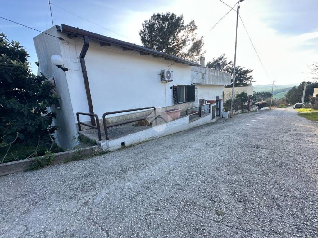 Villa a Matera in VIA DEL LECCIO, 1 - Foto 3
