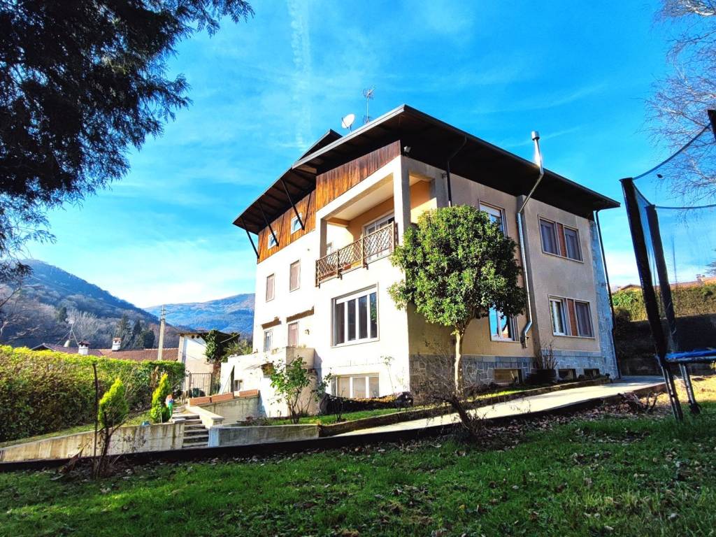 Villa a Biella in Via Santuario di Oropa - Foto 2