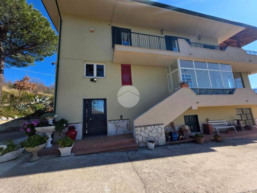 Villa a Montesarchio in Strada provinciale vitulanese - Foto 2