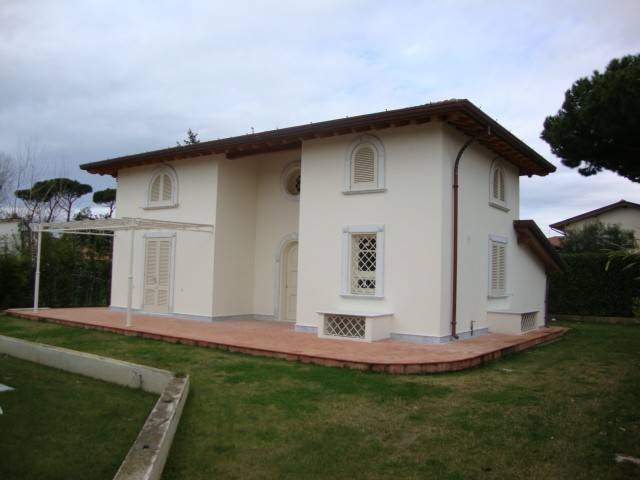 Villa a Pietrasanta in Via Palestro, 142 - Foto 2