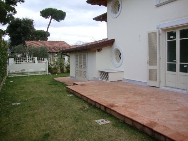 Villa a Pietrasanta in Via Palestro, 142 - Foto 4