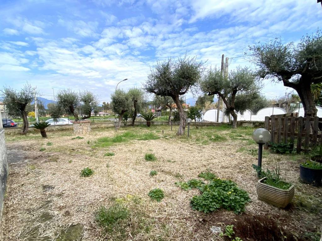 Villa a Fondi in Via Sant'Anastasia - Foto 5