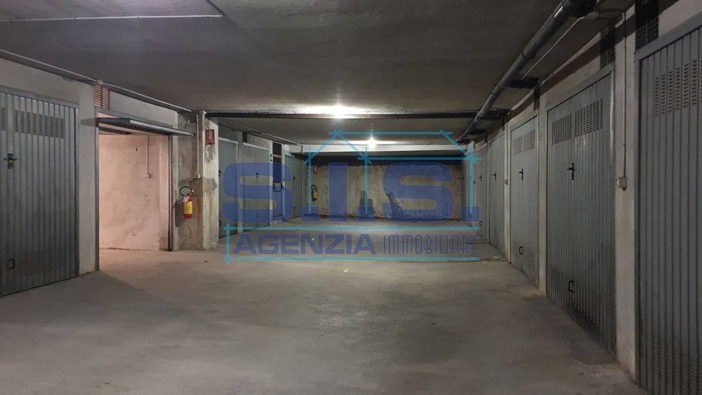 Box / garage a Cuneo in Via Beppe Fenoglio, 32 - Foto 2