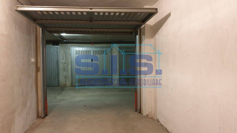 Box / garage a Cuneo in Via Beppe Fenoglio, 32 - Foto 3