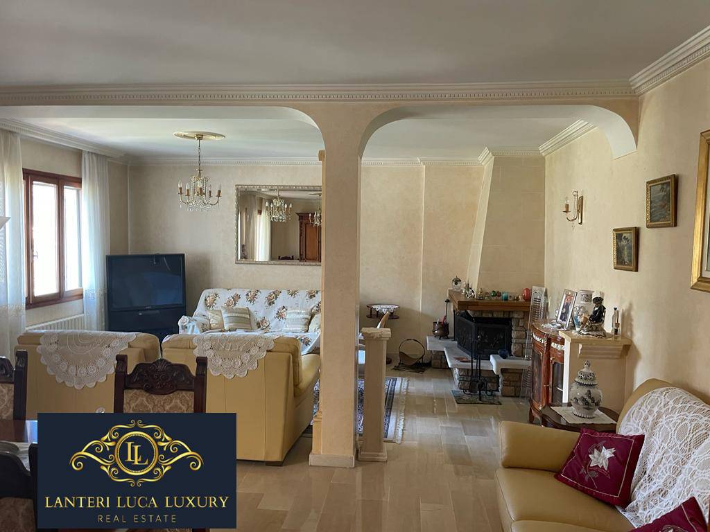 Villa a Ventimiglia in Via Edmondo De Amicis, 82 - Foto 2