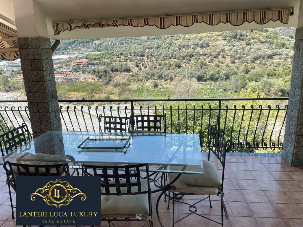 Villa a Ventimiglia in Via Edmondo De Amicis, 82 - Foto 4